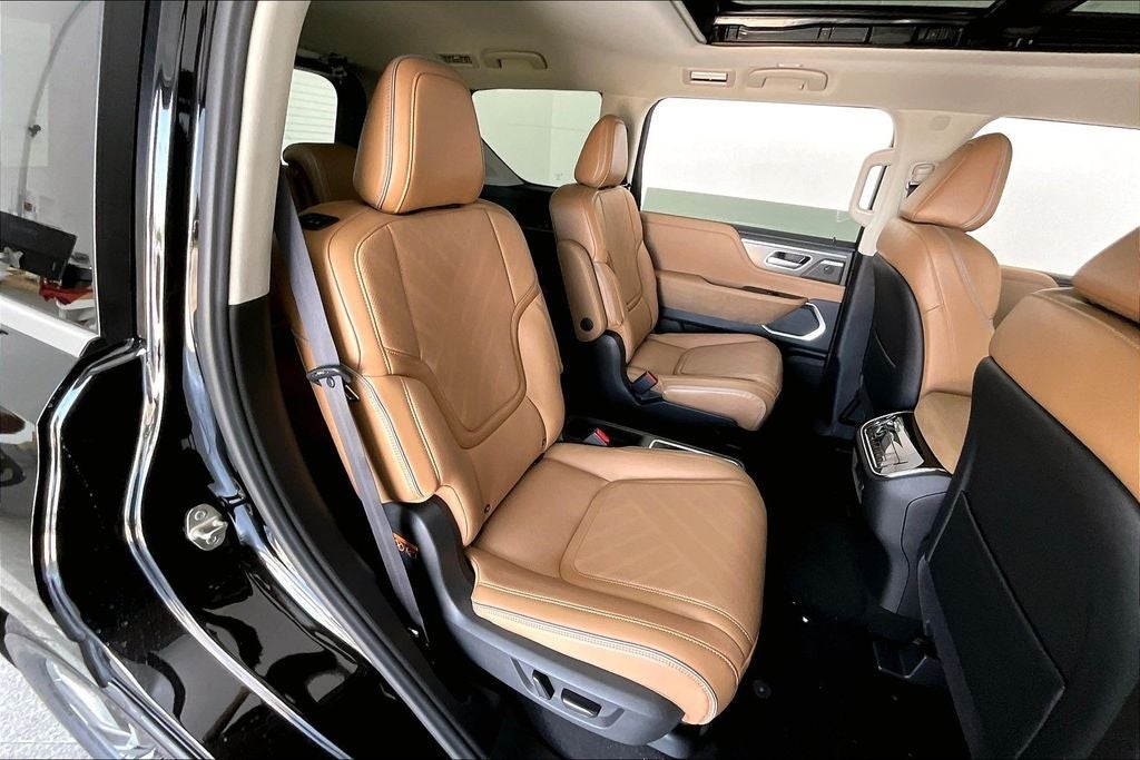 2027 INFINITI QX80 LUXE