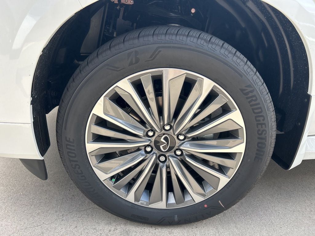 2026 INFINITI QX80 LUXE