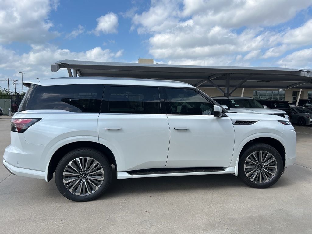 2026 INFINITI QX80 LUXE