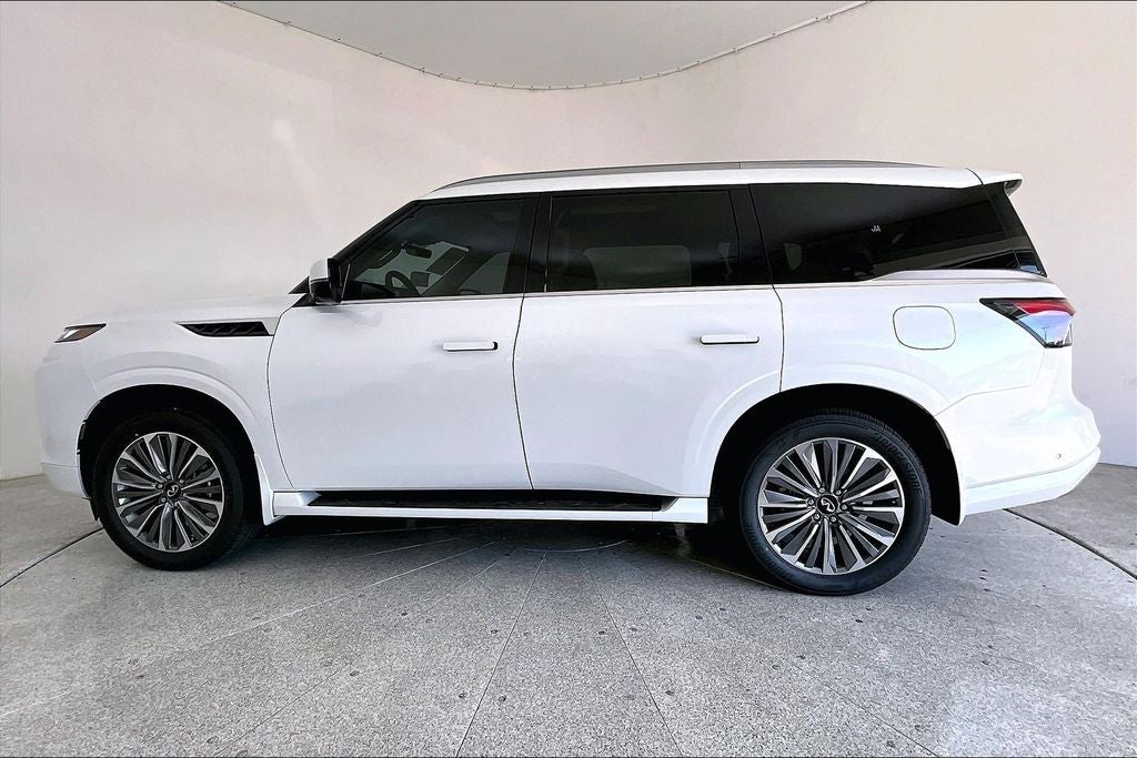 2026 INFINITI QX80 LUXE
