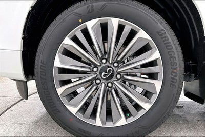 2026 INFINITI QX80 LUXE