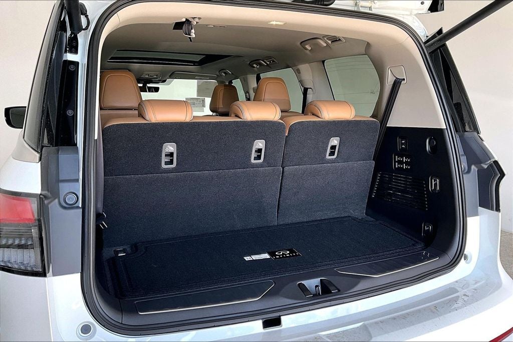 2026 INFINITI QX80 LUXE