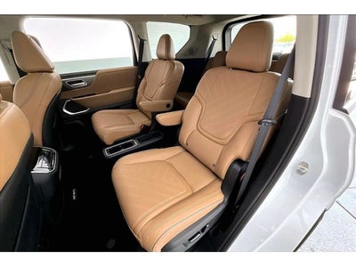 2027 INFINITI QX80 LUXE