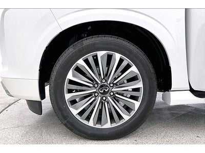 2027 INFINITI QX80 LUXE
