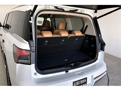2027 INFINITI QX80 LUXE