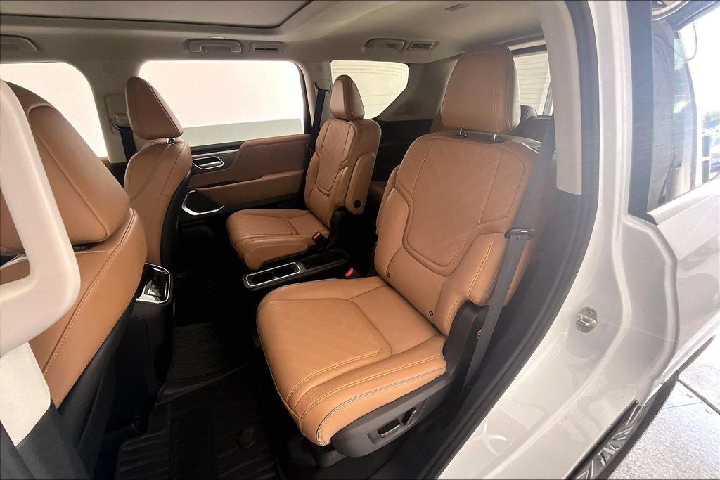 2027 INFINITI QX80 LUXE