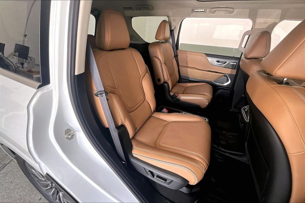 2027 INFINITI QX80 LUXE