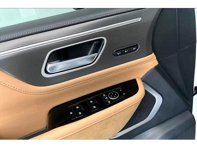 2027 INFINITI QX80 LUXE