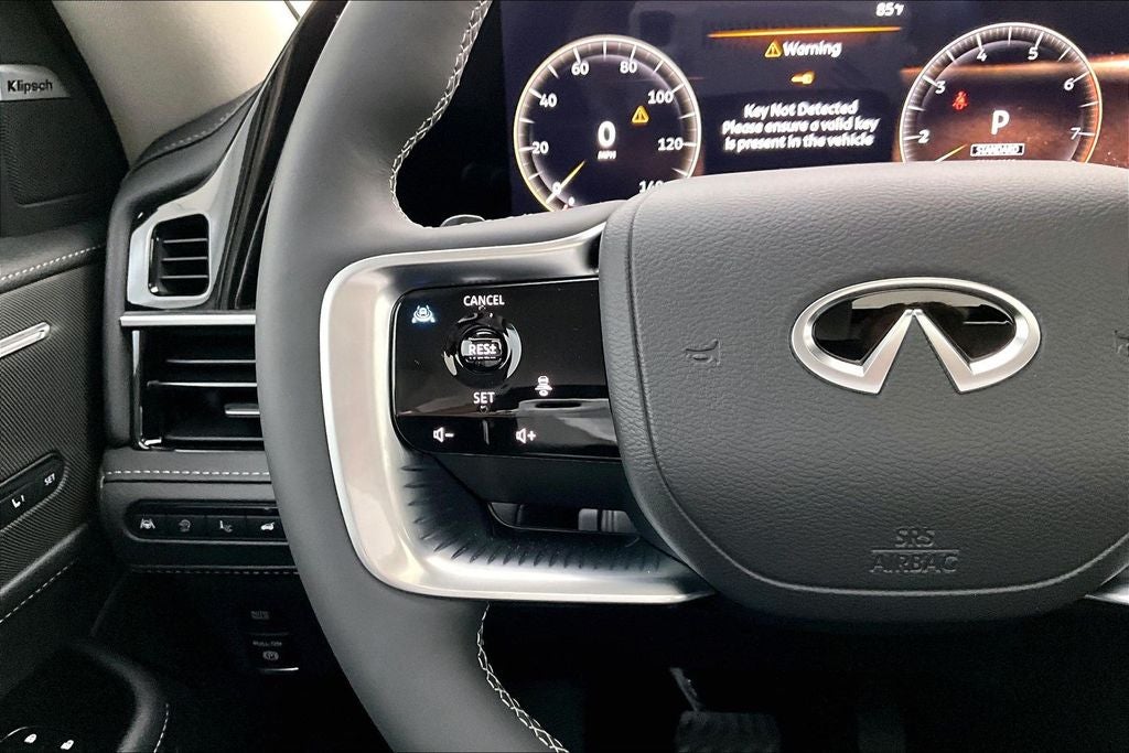 2026 INFINITI QX80 LUXE