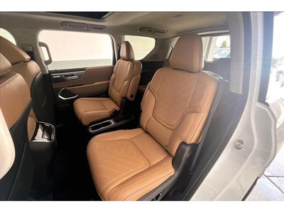 2027 INFINITI QX80 LUXE