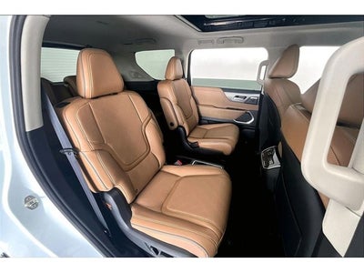 2027 INFINITI QX80 LUXE