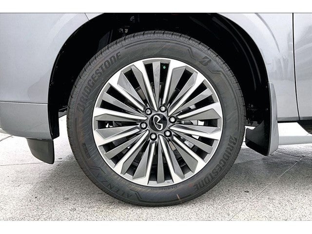 2027 INFINITI QX80 LUXE