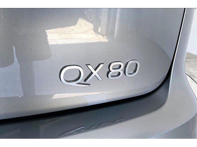 2027 INFINITI QX80 LUXE