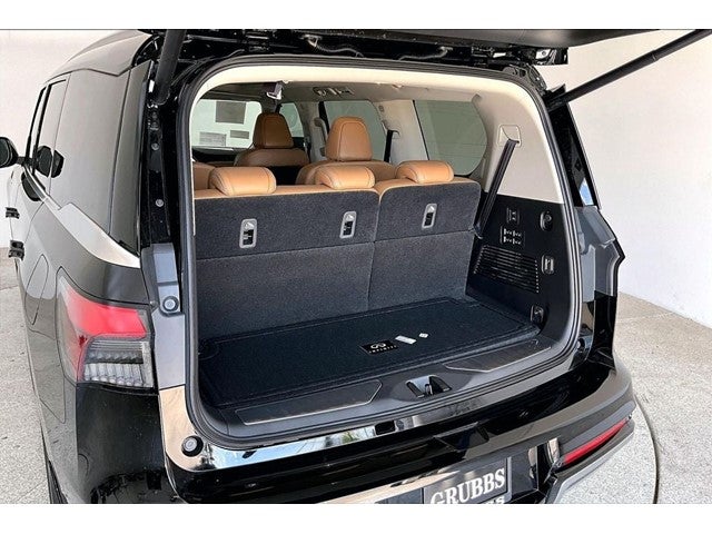 2027 INFINITI QX80 LUXE