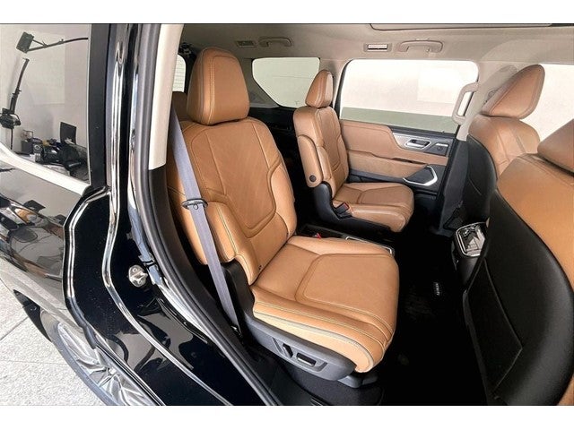 2027 INFINITI QX80 LUXE