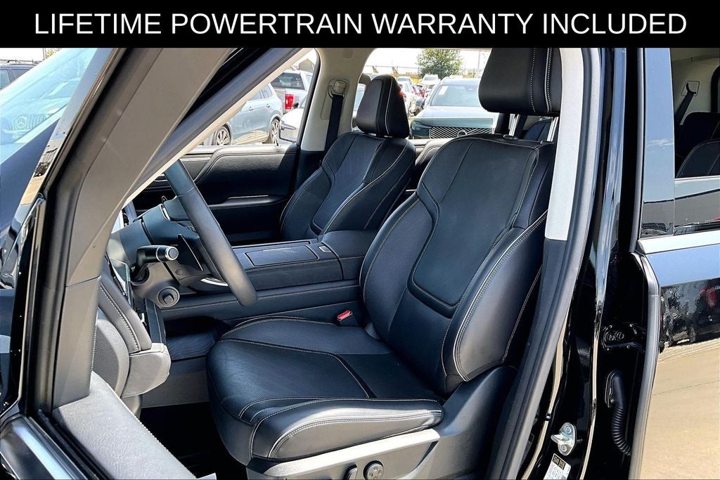 2025 INFINITI QX80 LUXE