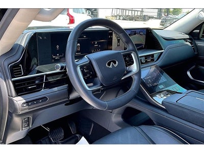 2025 INFINITI QX80 LUXE