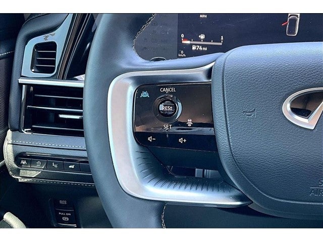 2025 INFINITI QX80 LUXE