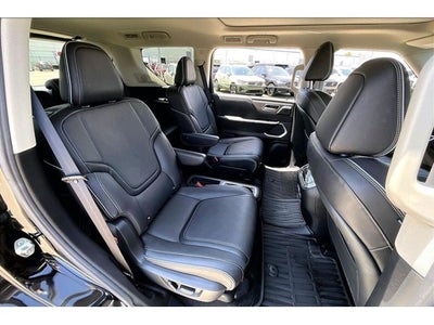 2025 INFINITI QX80 LUXE