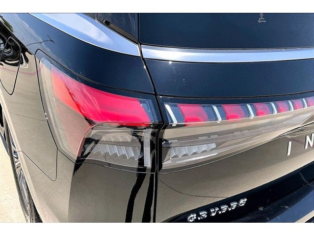 2025 INFINITI QX80 LUXE