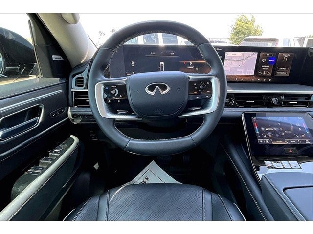 2025 INFINITI QX80 LUXE