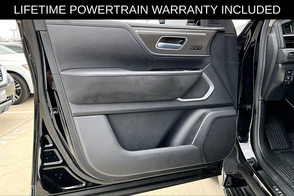 2025 INFINITI QX80 LUXE