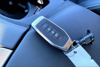 2025 INFINITI QX80 LUXE