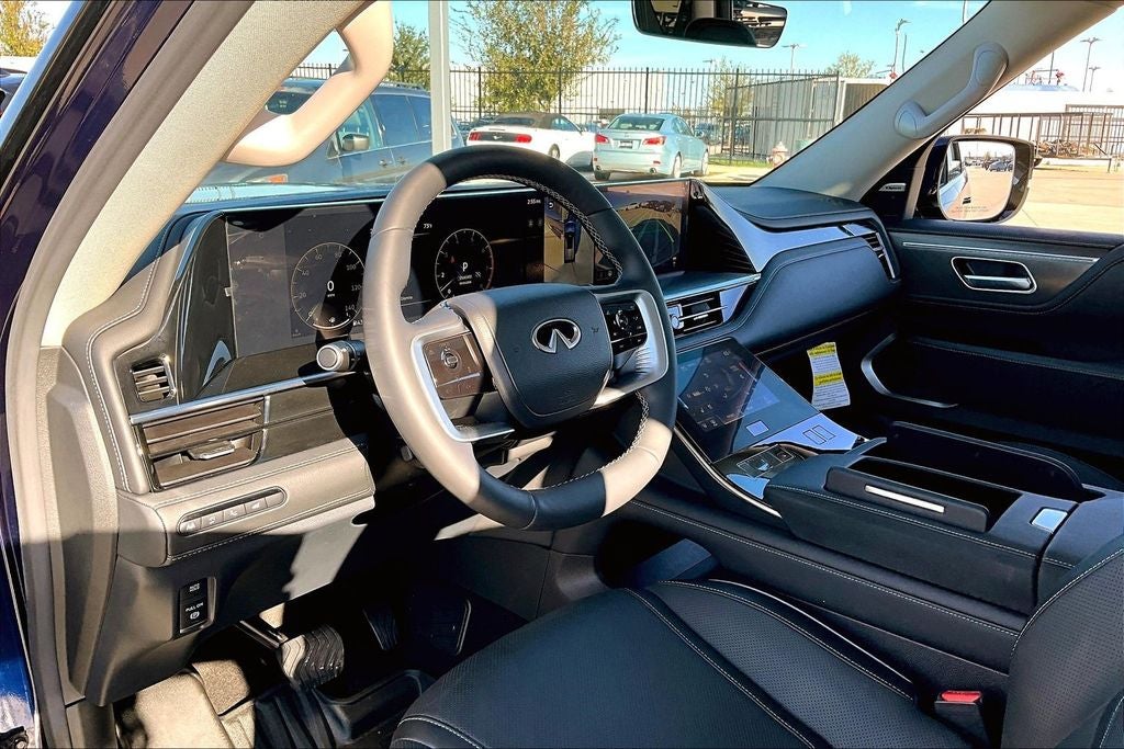 2025 INFINITI QX80 LUXE