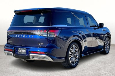 2025 INFINITI QX80 LUXE