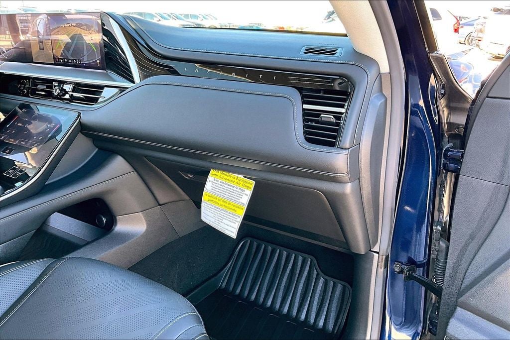 2025 INFINITI QX80 LUXE