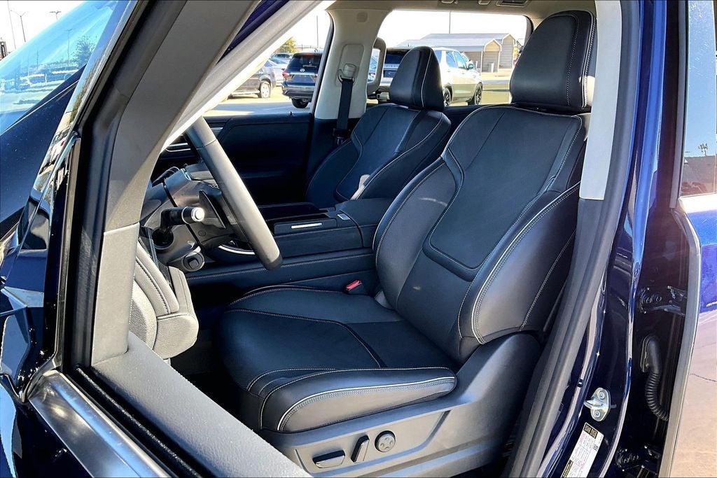 2025 INFINITI QX80 LUXE