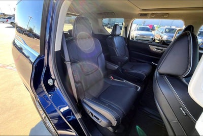 2025 INFINITI QX80 LUXE