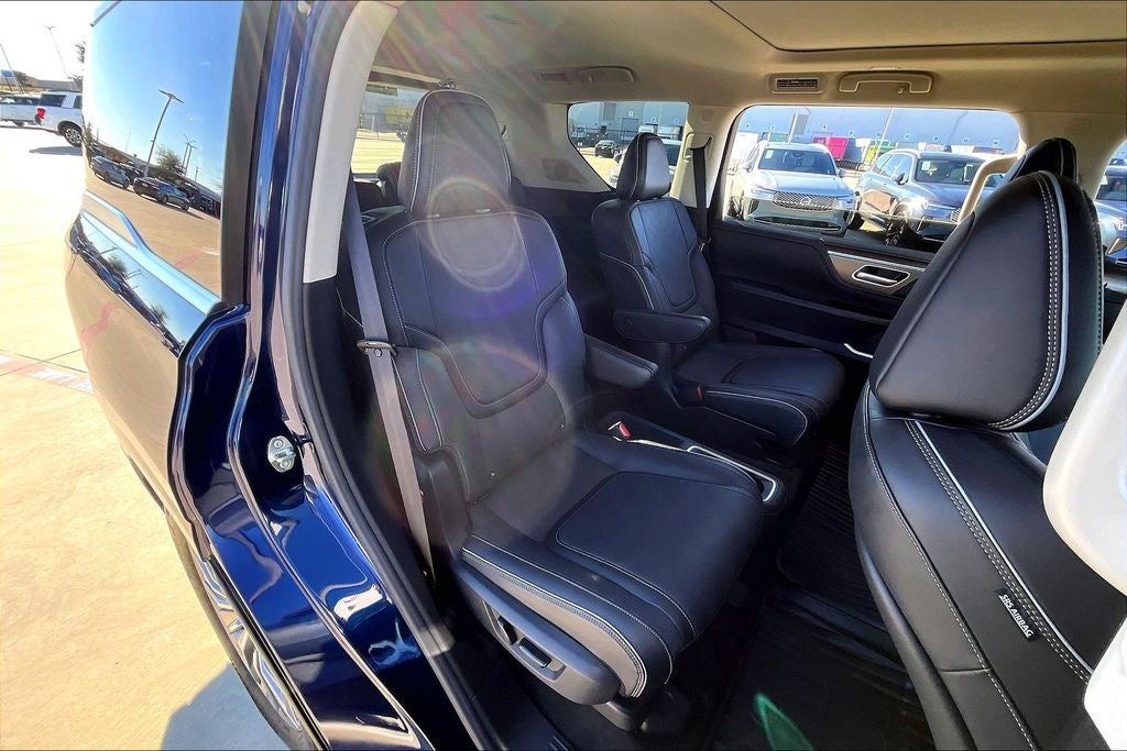 2025 INFINITI QX80 LUXE