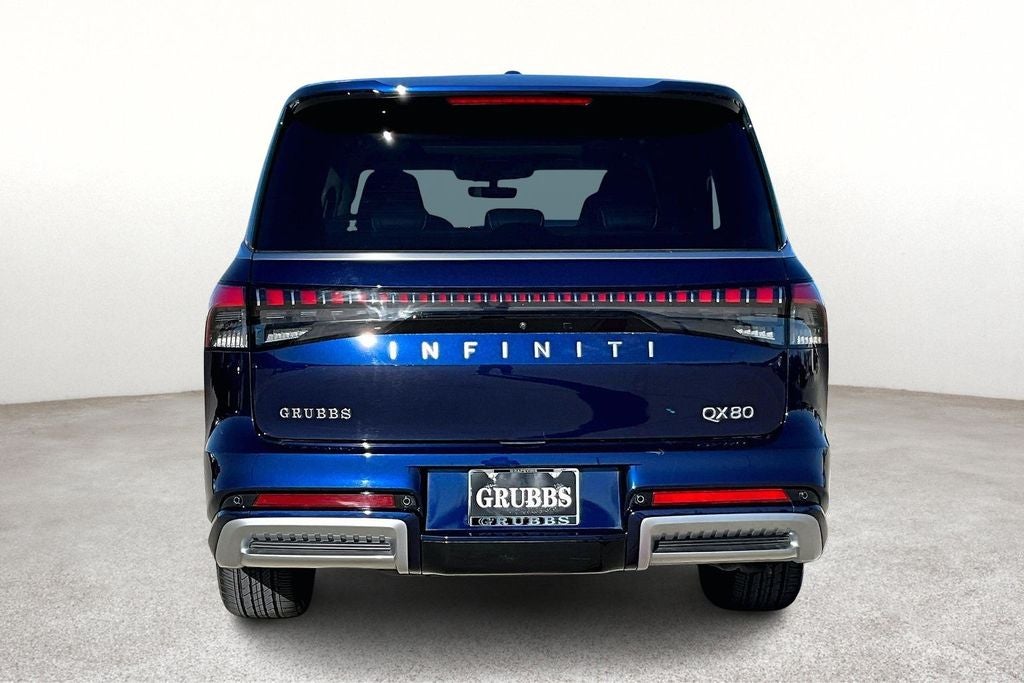 2025 INFINITI QX80 LUXE