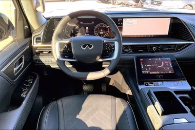 2025 INFINITI QX80 LUXE