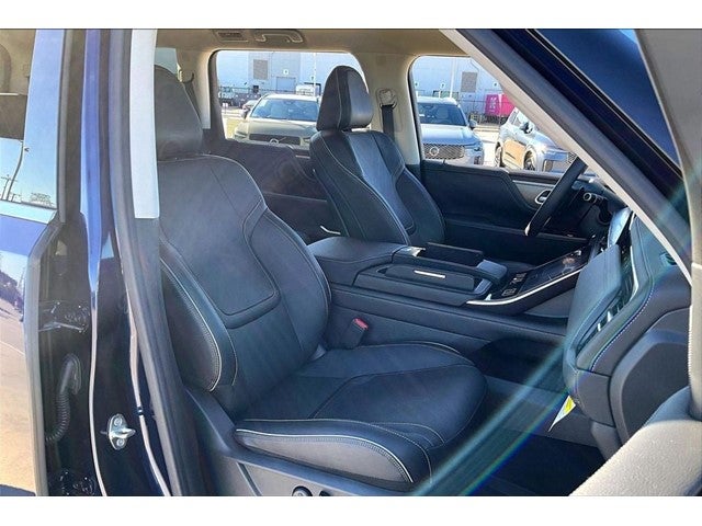 2025 INFINITI QX80 LUXE