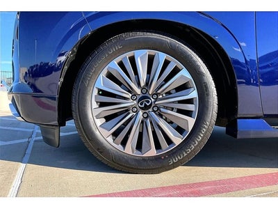 2025 INFINITI QX80 LUXE