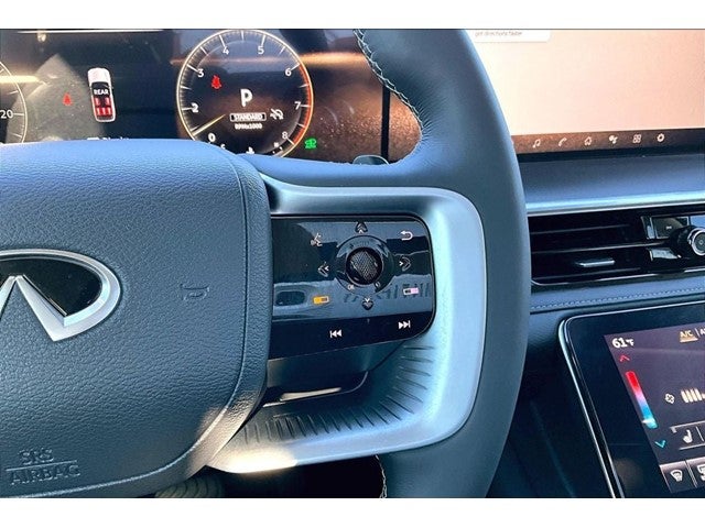 2025 INFINITI QX80 LUXE