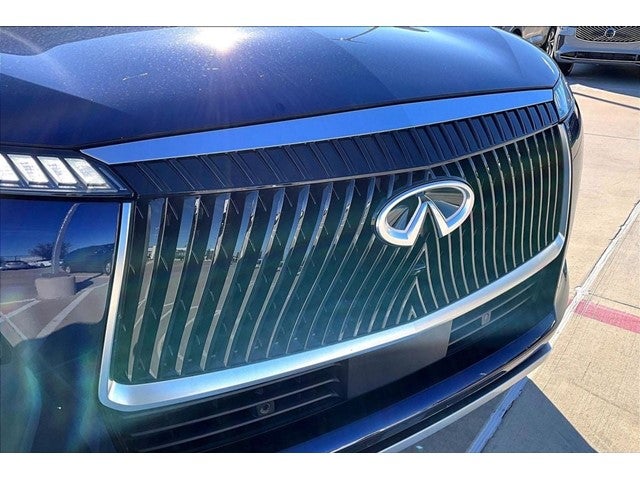 2025 INFINITI QX80 LUXE