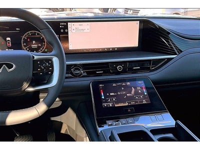 2025 INFINITI QX80 LUXE