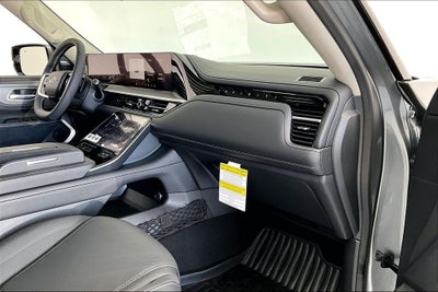 2026 INFINITI QX80 LUXE