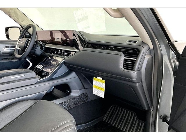 2026 INFINITI QX80 LUXE