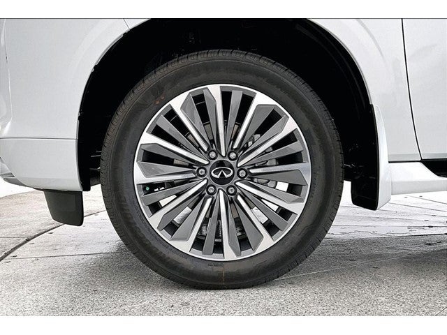 2027 INFINITI QX80 LUXE