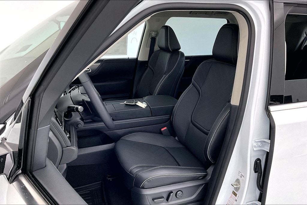 2027 INFINITI QX80 LUXE