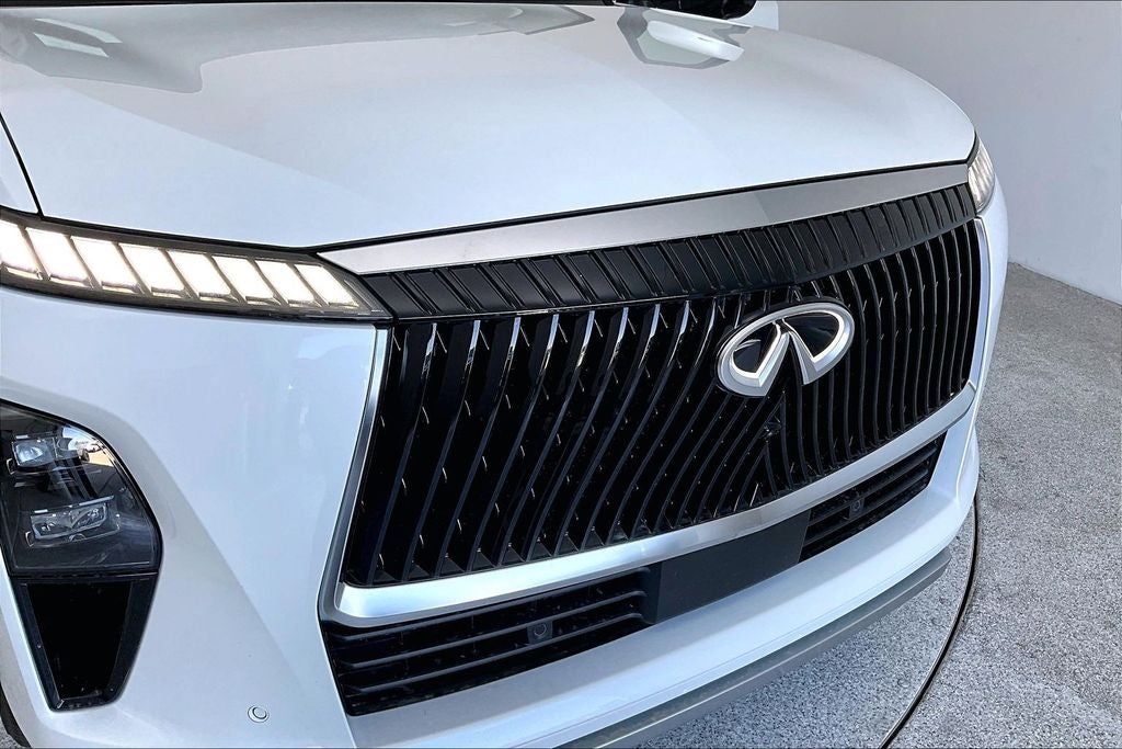 2027 INFINITI QX80 LUXE