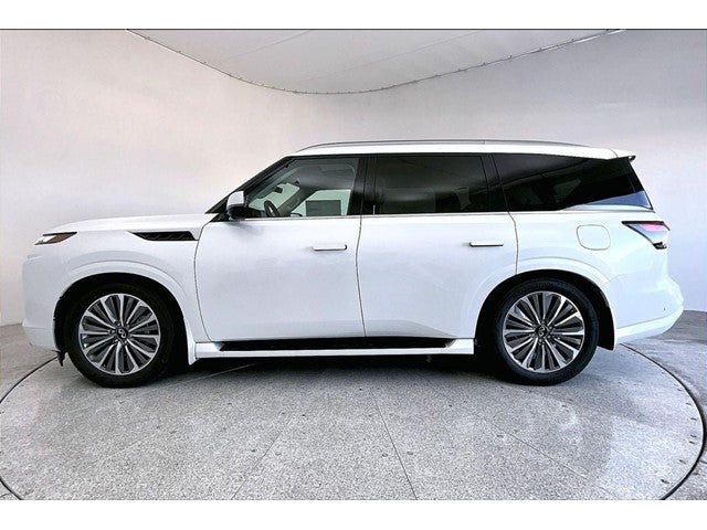 2027 INFINITI QX80 LUXE