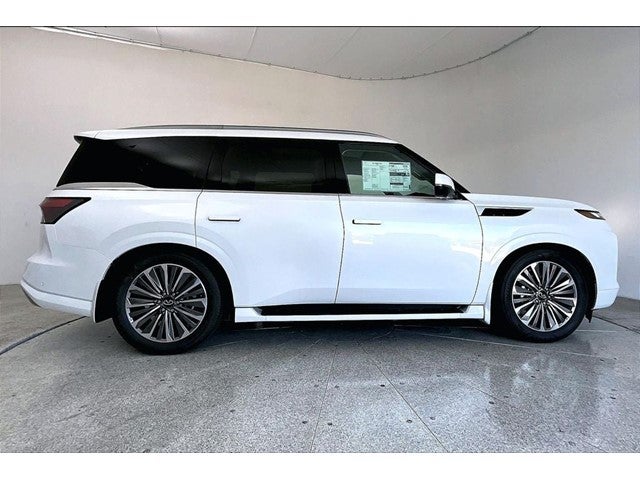 2027 INFINITI QX80 LUXE