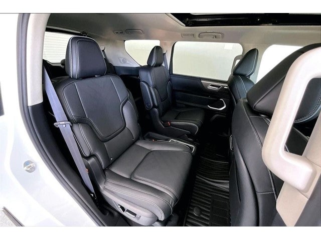 2027 INFINITI QX80 LUXE