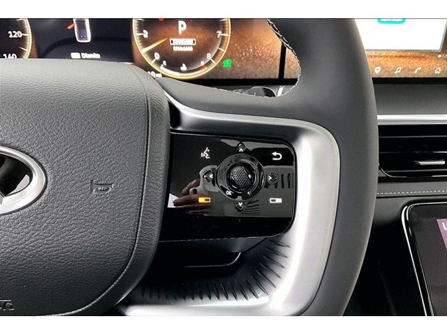 2027 INFINITI QX80 LUXE