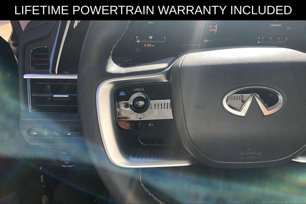 2025 INFINITI QX80 LUXE